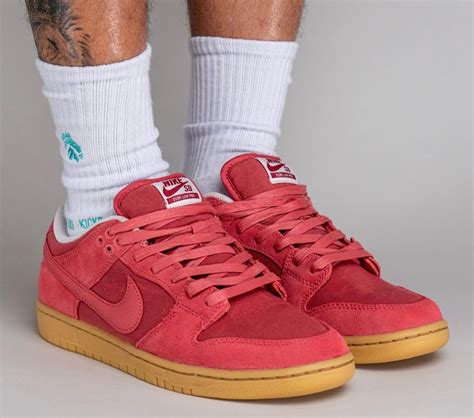 sb dunk low adobe